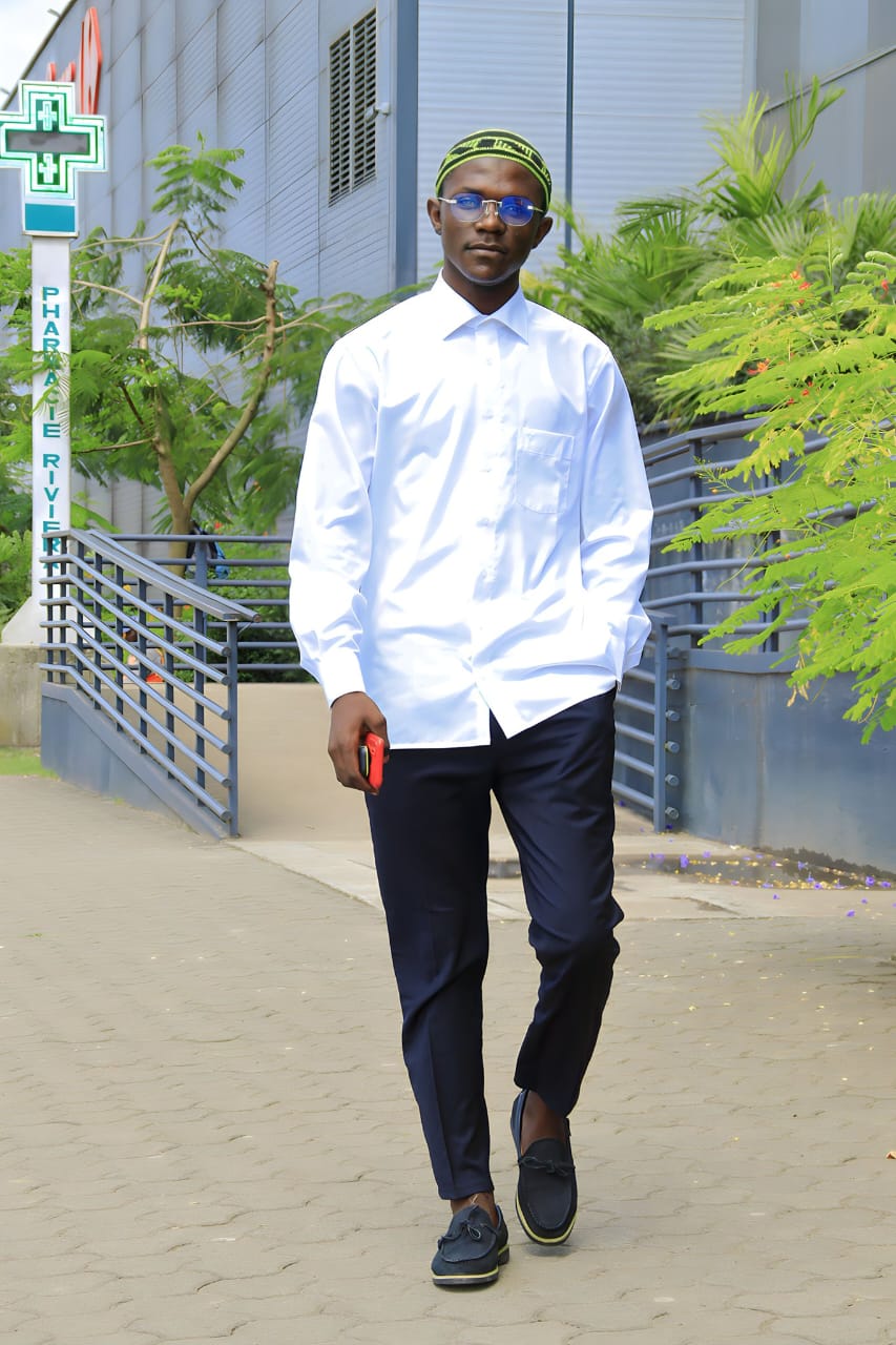 Teacher guiding student in personalized learning