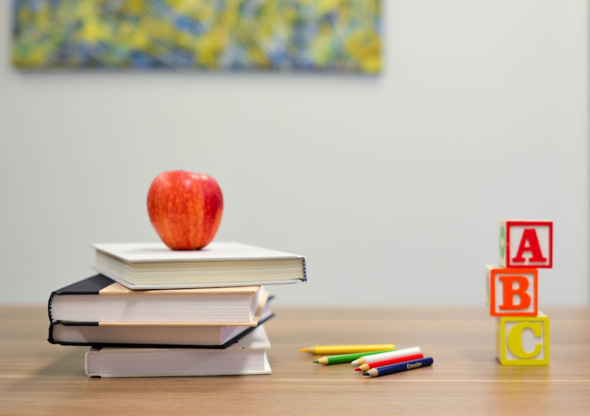 Child learning with SUKUD Home Schooling